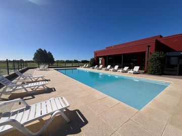 VENTA CASA  LAS GOLONDRINAS GOLF  LUJAN