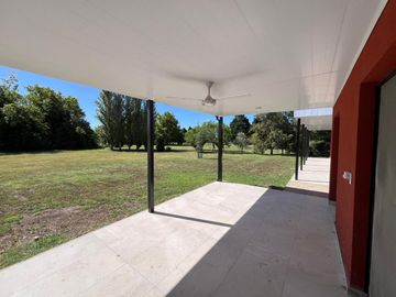 VENTA CASA  LAS GOLONDRINAS GOLF  LUJAN