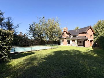 VENTA CASA 5 AMBIENTES EL CASCO DE MORENO