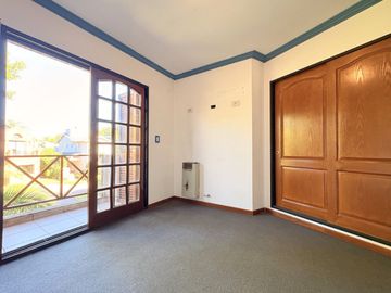 VENTA CASA 5 AMBIENTES EL CASCO DE MORENO
