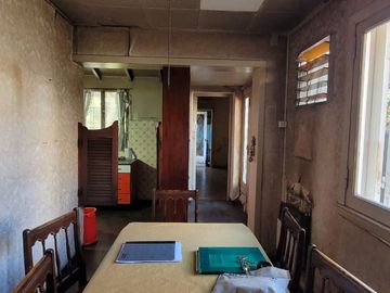 VENTA RAMOS MEJIA DEPOSITO CON DOS CASAS EN LOTE