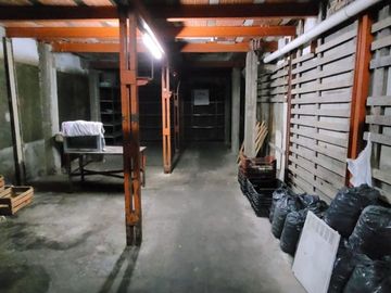 VENTA RAMOS MEJIA DEPOSITO CON DOS CASAS EN LOTE