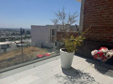 casa en venta en LOMAS PUNTA DEL ESTE con 4 recamaras