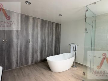 RESIDENCIA NUEVA VENTA METEPEC, CERCANIA A AV. TECNOLOGICO
