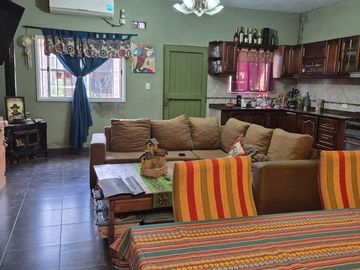 VENTA CASA 4 AMBIENTES EN ISIDRO CASANOVA