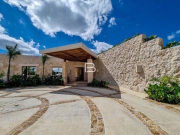 Terreno en Venta en Losantos Cancún