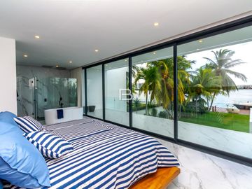 PokTaPok Casa En Venta Con Muelle