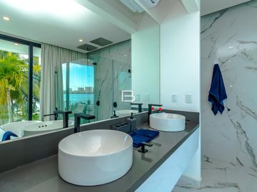 PokTaPok Casa En Venta Con Muelle