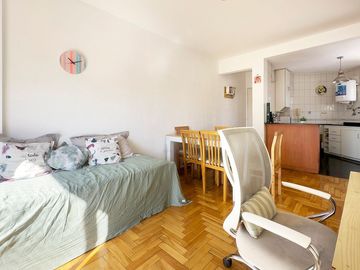 VENTA 2 AMB Ramos Mejía Centro con Balcón  Renta
