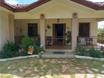 FINCA DE LUJO EN VENTA CON CASA Y ACCESO AL RO (C.P)