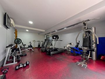 VENTA DEPTO 2 AMB COCHERA GYM SAUNA EN COLEGIALES