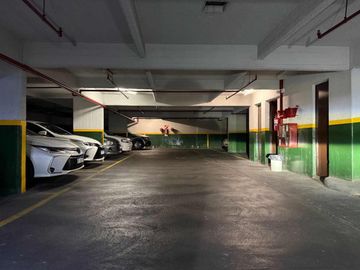 VENTA DE COCHERA FIJA EN RECOLETA