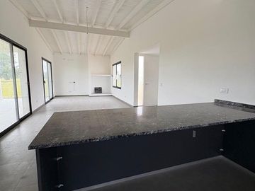 CASA EN VENTA A ESTRENAR LA FEDERALA, LOBOS