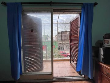 CASA EN VENTA 3 AMB V. SOLDATI CON PATIO Y JARDIN