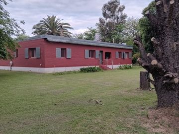 CASA EN VENTA SAN MIGUEL DEL MONTE 6 AMBIENTES