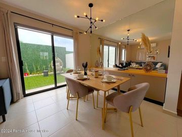 Zakia casa dentro de privada en VENTA RAH4739