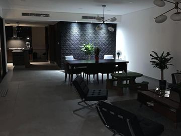 Casa en VENTA con alberca y frente a parque, Fracc. Las Palmas Green
