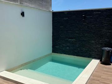 Casa en VENTA con alberca y frente a parque, Fracc. Las Palmas Green