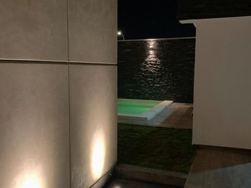 Casa en VENTA con alberca y frente a parque, Fracc. Las Palmas Green
