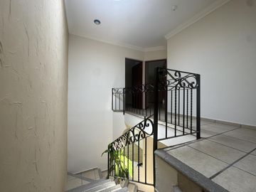 CASA EN VENTA EN BLVD PRINCIPAL EN PLAYAS DEL CONCHAL