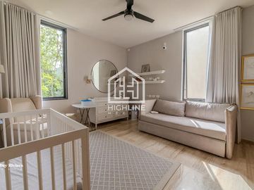 CasaCasa de 4 habitaciones en venta en Playa del Carmen a pasos de Playacar | Alberca y gym