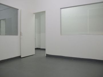 VENTA DEPÓSITO COLEGIALES DIST. AUDIOVISUAL