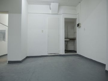 VENTA DEPÓSITO COLEGIALES DIST. AUDIOVISUAL