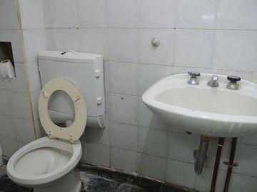VENTA DEPÓSITO COLEGIALES DIST. AUDIOVISUAL