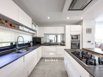 CASA EN VENTA SAINT THOMAS OESTE CUOTAS PERMUTA