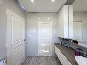 CASA EN VENTA SAINT THOMAS OESTE CUOTAS PERMUTA