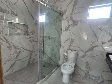Casa con Alberca en Venta en Fracc. Las Palmas. Medellin de Bravo.  Antes del Puente.