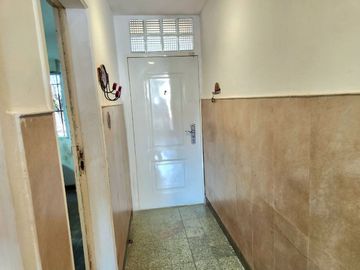CASA PH PB FRENTE 4 DORM 8 AMB GRAN PATIO SAAVEDRA