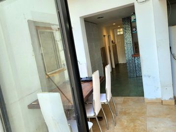 CASA PH PB FRENTE 4 DORM 8 AMB GRAN PATIO SAAVEDRA