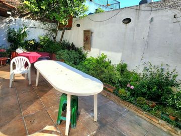 CASA PH PB FRENTE 4 DORM 8 AMB GRAN PATIO SAAVEDRA