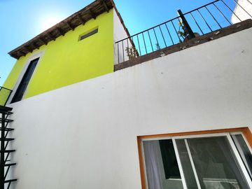 CASA PH PB FRENTE 4 DORM 8 AMB GRAN PATIO SAAVEDRA
