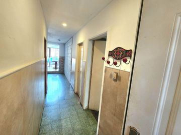 CASA PH PB FRENTE 4 DORM 8 AMB GRAN PATIO SAAVEDRA