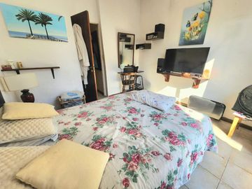CASA PH PB FRENTE 4 DORM 8 AMB GRAN PATIO SAAVEDRA