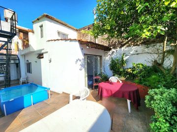 CASA PH PB FRENTE 4 DORM 8 AMB GRAN PATIO SAAVEDRA