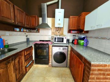 CASA PH PB FRENTE 4 DORM 8 AMB GRAN PATIO SAAVEDRA