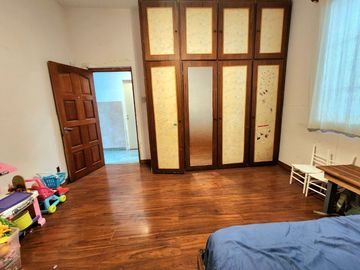 CASA PH PB FRENTE 4 DORM 8 AMB GRAN PATIO SAAVEDRA