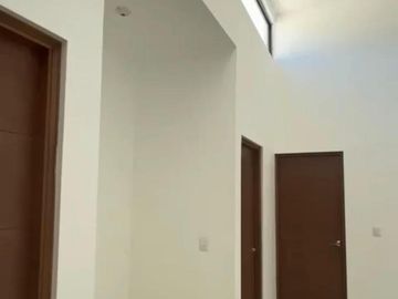 Hermosa Casa en  Colonia Los Linos, De Huajuquito, Santiago, N. L.