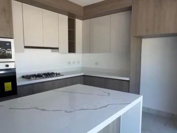 Hermosa Casa en  Colonia Los Linos, De Huajuquito, Santiago, N. L.