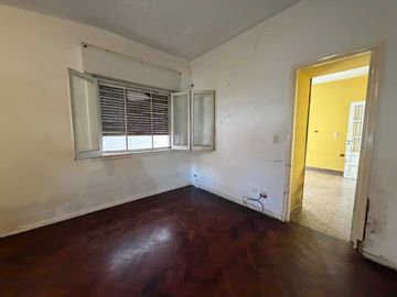 Venta Casa 5 ambientes en Vicente Lopez cochera
