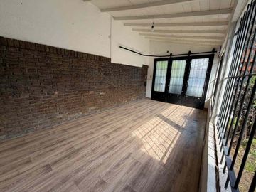 Venta Casa 5 ambientes en Vicente Lopez cochera