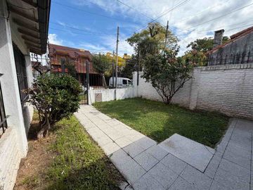 Venta Casa 5 ambientes en Vicente Lopez cochera