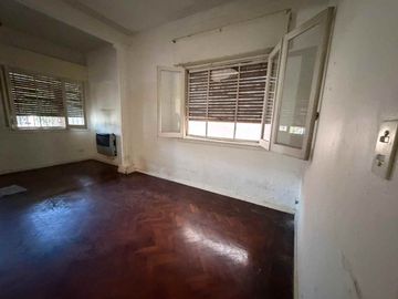 Venta Casa 5 ambientes en Vicente Lopez cochera