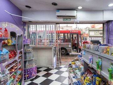 Venta Local APTO CREDITO-LINIERS