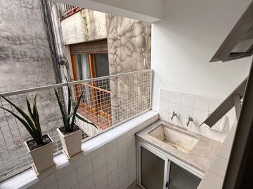 Departamento 3 amb. en venta en Flores con cochera