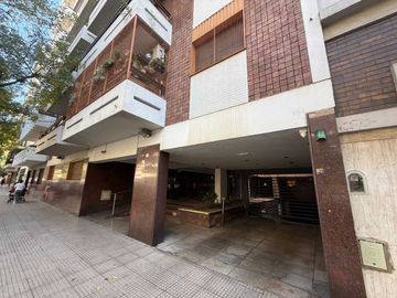 Departamento 3 amb. en venta en Flores con cochera