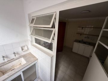 Departamento 3 amb. en venta en Flores con cochera